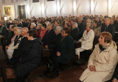 Kościół liczy wiernych. Badanie niedzielnych praktyk religijnych