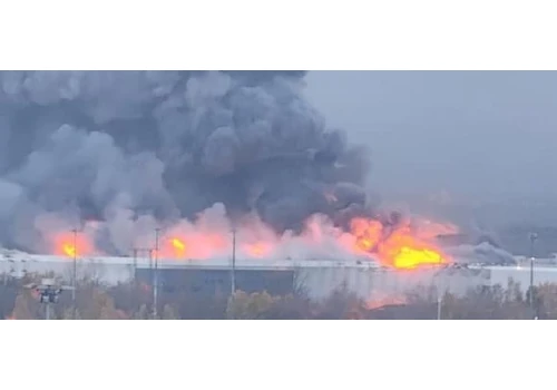 Atak na Petersburg: centra danych, instalacje naftowe, magazyny. W części miasta brak prądu
