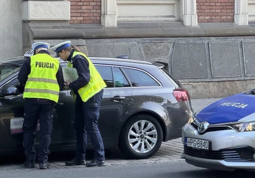Policja skontrolowała 501 taksówkarzy. Posypały się mandaty, znaleziono też osobę poszukiwaną