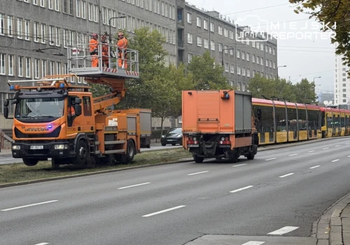 Dwie awarie tramwajowe w centrum. Kilkanaście linii na alternatywnych trasach