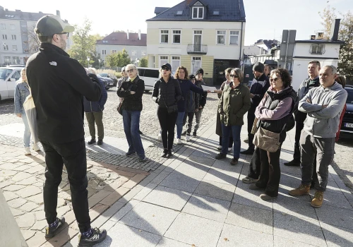 Odkrywali miasto na nowo. Spacer po kieleckich zakamarkach
