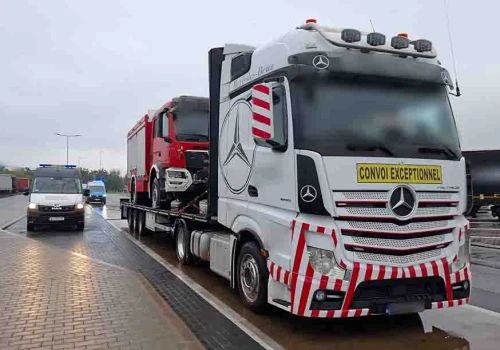 Pijany Rumun przewoził wóz strażacki na A4. Miał podrobione prawo jazdy