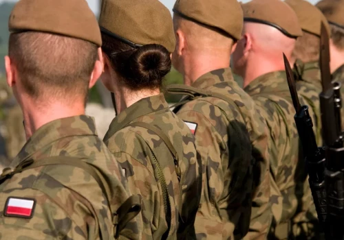 Polska powinna przywrócić obowiązkową służbę wojskową? Sondaż może zaskoczyć