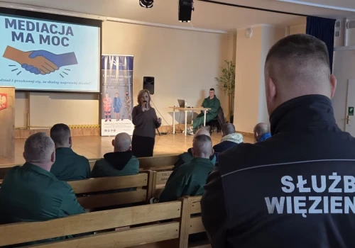 „Nie walcz! Porozmawiaj!” O mediacji w Zakładzie Karnym w Siedlcach