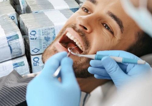 Koszty leczenia częściej zniechęcają Polaków do wizyty u dentysty niż obawa przed bólem