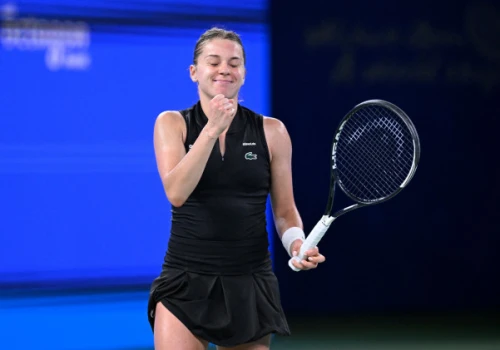 Trudny początek i piękny koniec. Maja Chwalińska wygrywa turniej WTA 1000 w Wuhanie