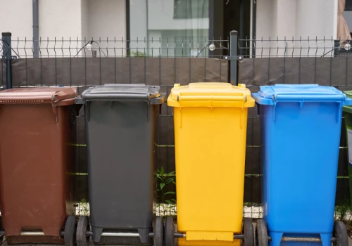 Zmieniają się zasady odbioru odpadów. Od 1 listopada koniec wystawiania tych odpadów przed domem