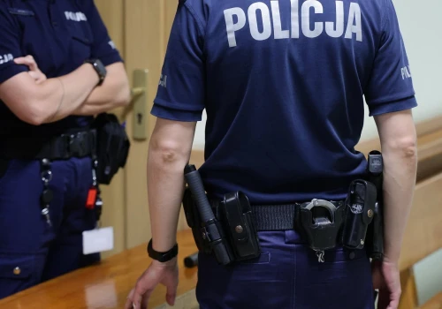 Piotr W. na wolności. Prokuratura zarzuciła mu atak na policjantkę. Sąd nie zgodził się na areszt