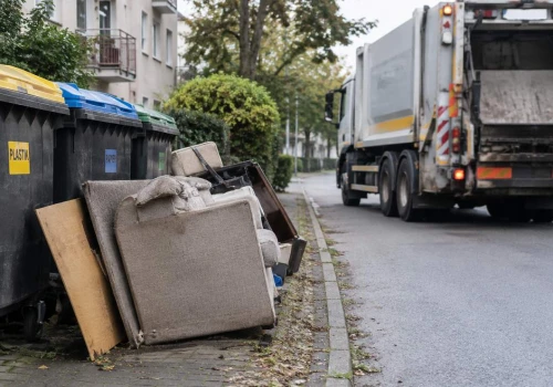 Od 1 listopada śmieciarka nie zabierze tych śmieci. Mieszkańcy będą wywozić je osobiście
