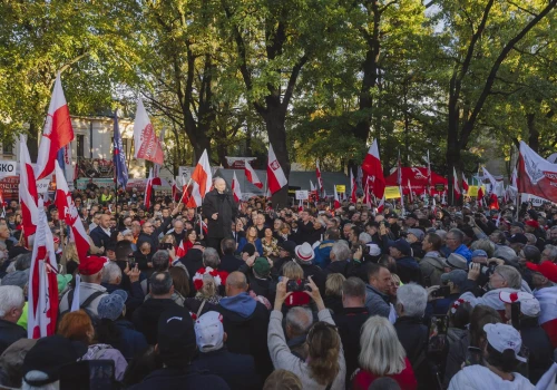 Protest i awantura pod Trybunałem Konstytucyjnym. Kaczyński, Czarnek, spór o Berka i interwencje policji