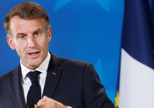 Macron z pilnym orędziem, reaguje na zamieszki. 