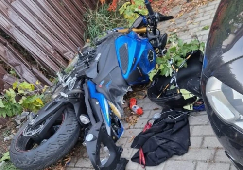 Groźny wypadek w gminie Leoncin. Motocyklista z otwartymi złamaniami trafił do szpitala