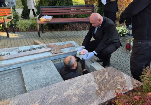 84 dzieci spoczęło w Miejscu Pamięci. Poruszająca uroczystość w Tarnowie-Mościcach