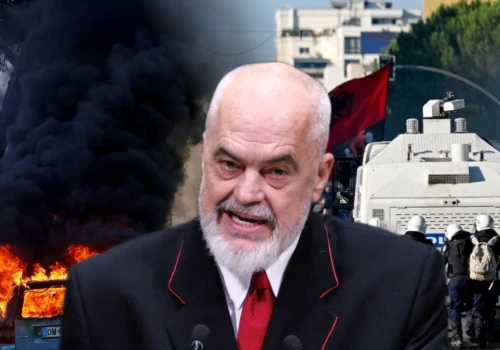 Premier Albanii odmawia ustąpienia. 
