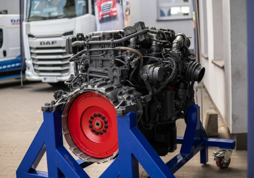 Kompletny Paccar MX-13 dla polskiej szkoły – materiał dla przyszłych mechaników