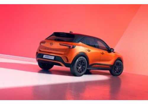 Opel zrobił auto, obok którego trudno przejść obojętnie. Ten kolor mówi wszystko