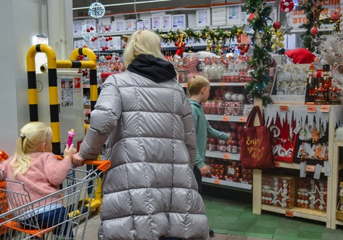 Niedziela pełna niespodzianek. "Mam dość szukania bibuły i farb o 21. Byłam nawet na stacji benzynowej"