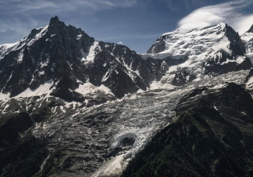 Mont Blanc stracił ponad metr wysokości. Alpy topnieją w oczach