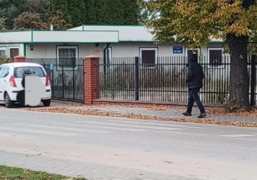 Wypadek na przejściu dla pieszych w okolicy Ciechanowa. Ranna 14-latka