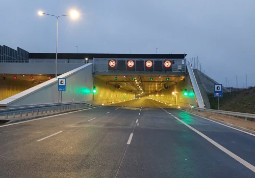 W tunelach obwodnicy Krakowa pojedziemy szybciej. Limit wzrośnie do 100 km/h