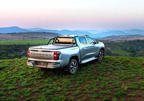 Peugeot Landtrek z dieslem 2.2 Multijet 200 KM już w RPA. Pociągnie 3,5 tony
