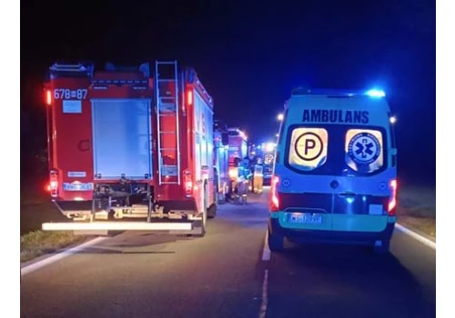 Groźne zdarzenie drogowe z udziałem rowerzystów. Policja ustala okoliczności i apeluje o ostrożność