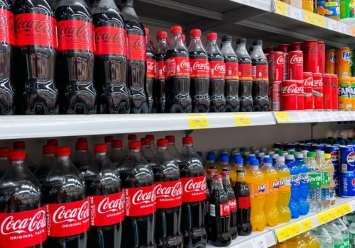 Aldi rezygnuje z Coca-Coli. Ekspert: Marki własne mogą zdominować półki dyskontów