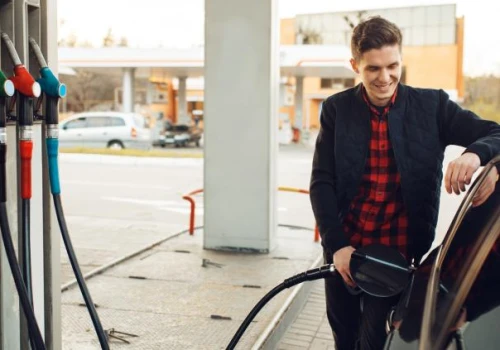 Benzyna i diesel tanieją. Rząd podał nowe ceny paliw na wtorek