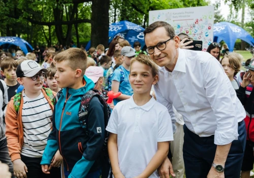 Szydło i Morawiecki wezwani do prokuratury ws. kampanii PFN