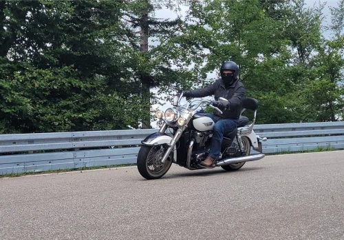 Bariery ochronne, która nas nie chronią. I nie muszą, bo motocykliści to hobbyści