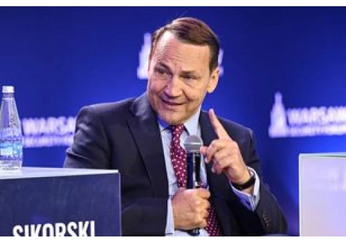 Sikorski odpowiada Pałacowi. "Czekam już 439. dzień"