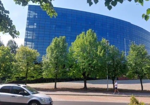 Ogromne pieniądze na remont biurowca, który miasto kupiło od dewelopera