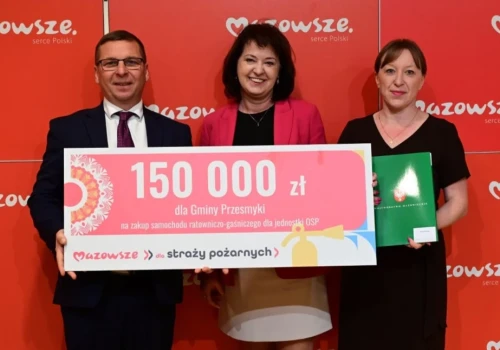 Blisko 530 tys. zł dla OSP. Nowy samochód dla Łysowa i sprzęt dla strażaków
