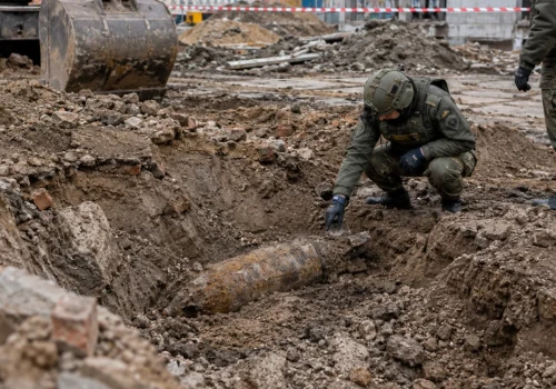 Niewybuch we Wrocławiu zatrzyma pociągi. Utrudnienia także dla pasażerów z Jeleniej Góry