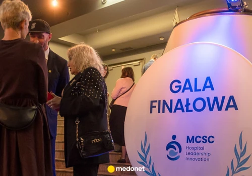 Humanoidalny robot na scenie, AI w opiece nad pacjentem. Co pokazała jubileuszowa gala MCSC?