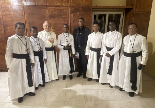 Madagaskar: śluby wieczyste i święcenia w archidiecezji Fianarantsoa