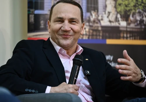 Sikorski drwi z rozmów Nawrockiego z Trumpem: Parę zdań przy klatce przy jakimś mordobiciu