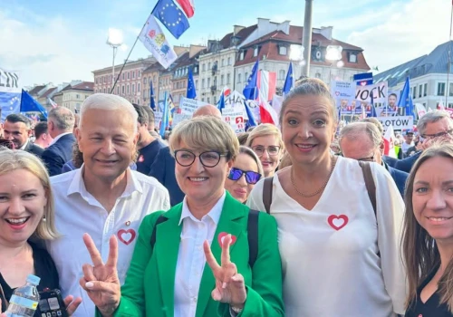 Tacy ludzie rządzą Polską. Poseł KO przekonuje, że niższa inflacja oznacza spadek cen i to nawet trzykrotny. „W KO tyle rozumieją z ekonomii”