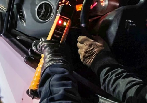 Miała 2,5 promila i siadła za kierownicę. Policja zajęła jej auto