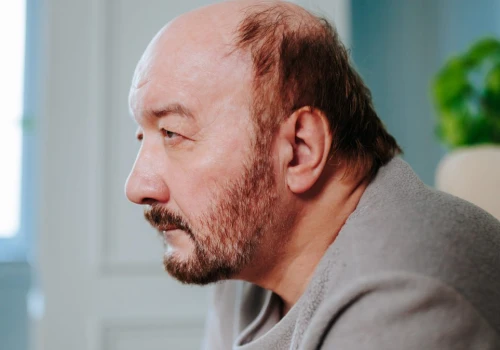 Zagrożone zawałem serce nie boli. Znaki widać na uszach, oczach i głowie
