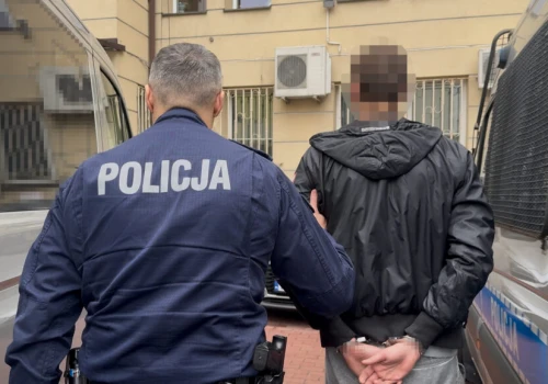 Groził 13-latkowi pałką teleskopową. 20-latek trafił do aresztu