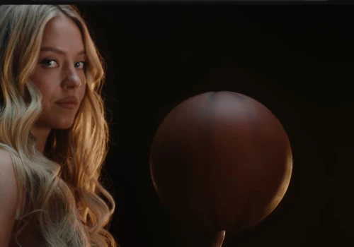 Sydney Sweeney oburza feministki i zachwyca konserwatystów. Hipokryzja czy gra?