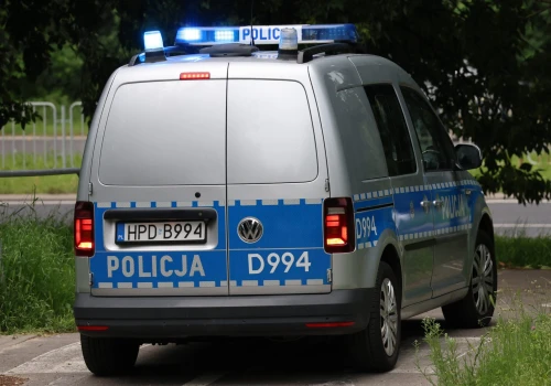 Groźby wobec szkół. Blisko 258 tys. kontroli i 195 zatrzymanych