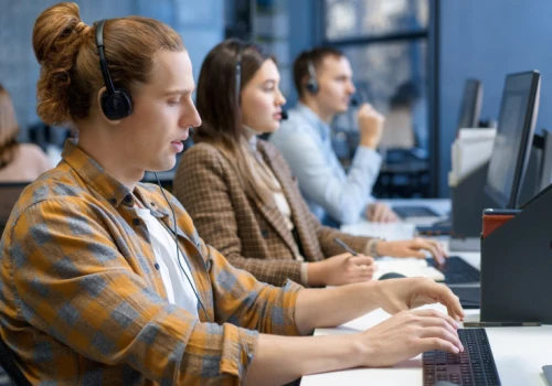 Korporacje przenoszą pracę z Polski do Indii. Co dalej z polskimi biurami?