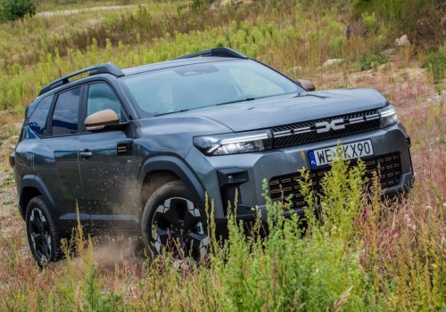 Jakie automatyczne skrzynie biegów oferuje Dacia? Duster, Bigster i Striker