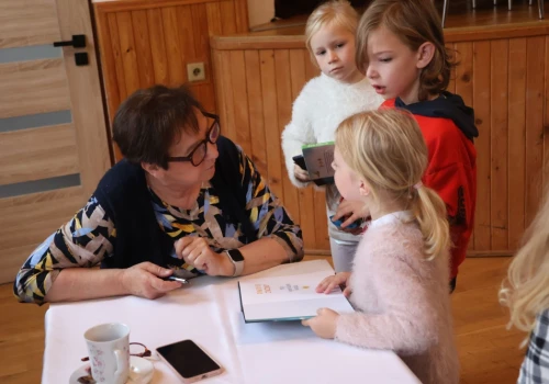 „Dziecko nie daje drugiej szansy”. Renata Piątkowska spotkała się z uczniami w Olbrachcicach