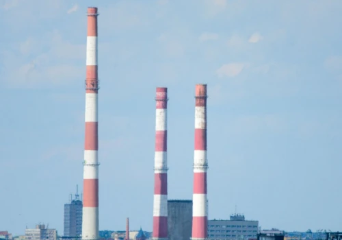 Wyburzono kultowe kominy. Były elementem panoramy miasta od lat