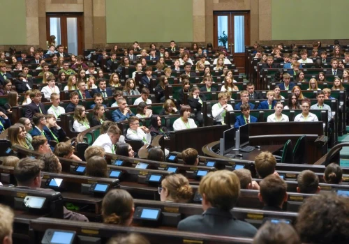 „Jakimi sprawami żyje dzisiaj młodzież?”. Za nami XXXII sesja Sejmu Dzieci i Młodzieży