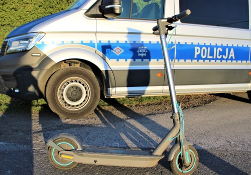 1,7 promila, 2,5 tys. zł mandatu. Tak zakończyła się jazda hulajnogą elektryczną