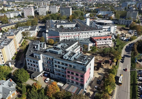 Neurochirurdzy ze szpitala na Czarnowie wykonali pierwszy taki zabieg w regionie